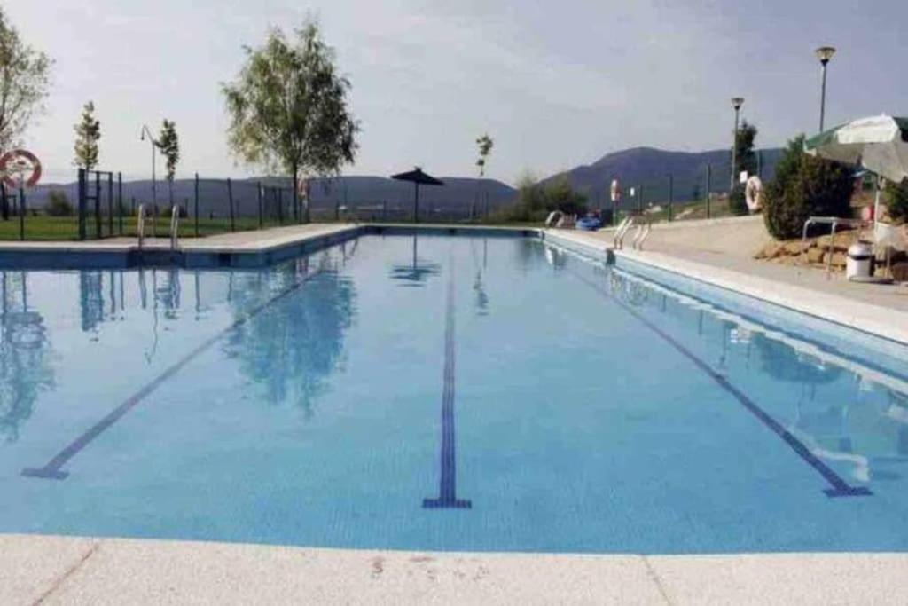 Un Encanto De Duplex Jaca Bagian luar foto