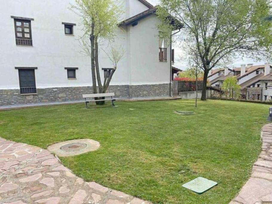 Un Encanto De Duplex Jaca Bagian luar foto
